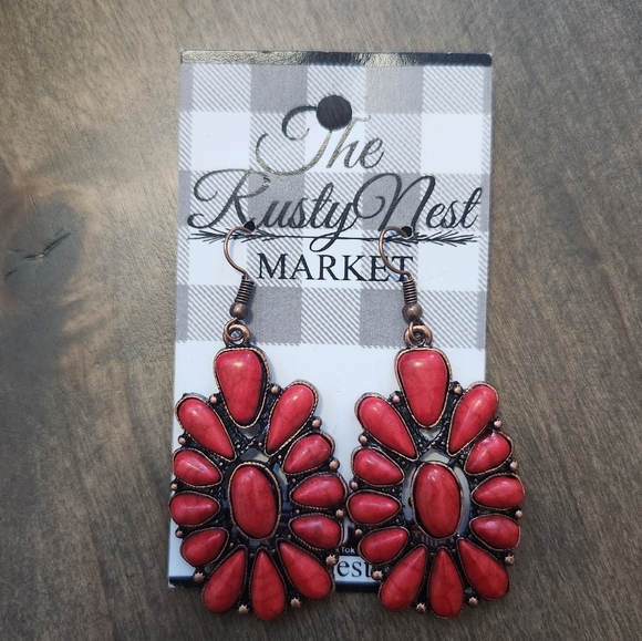 Red Beaded Dangle Earrings NWT - Picture 1 of 3